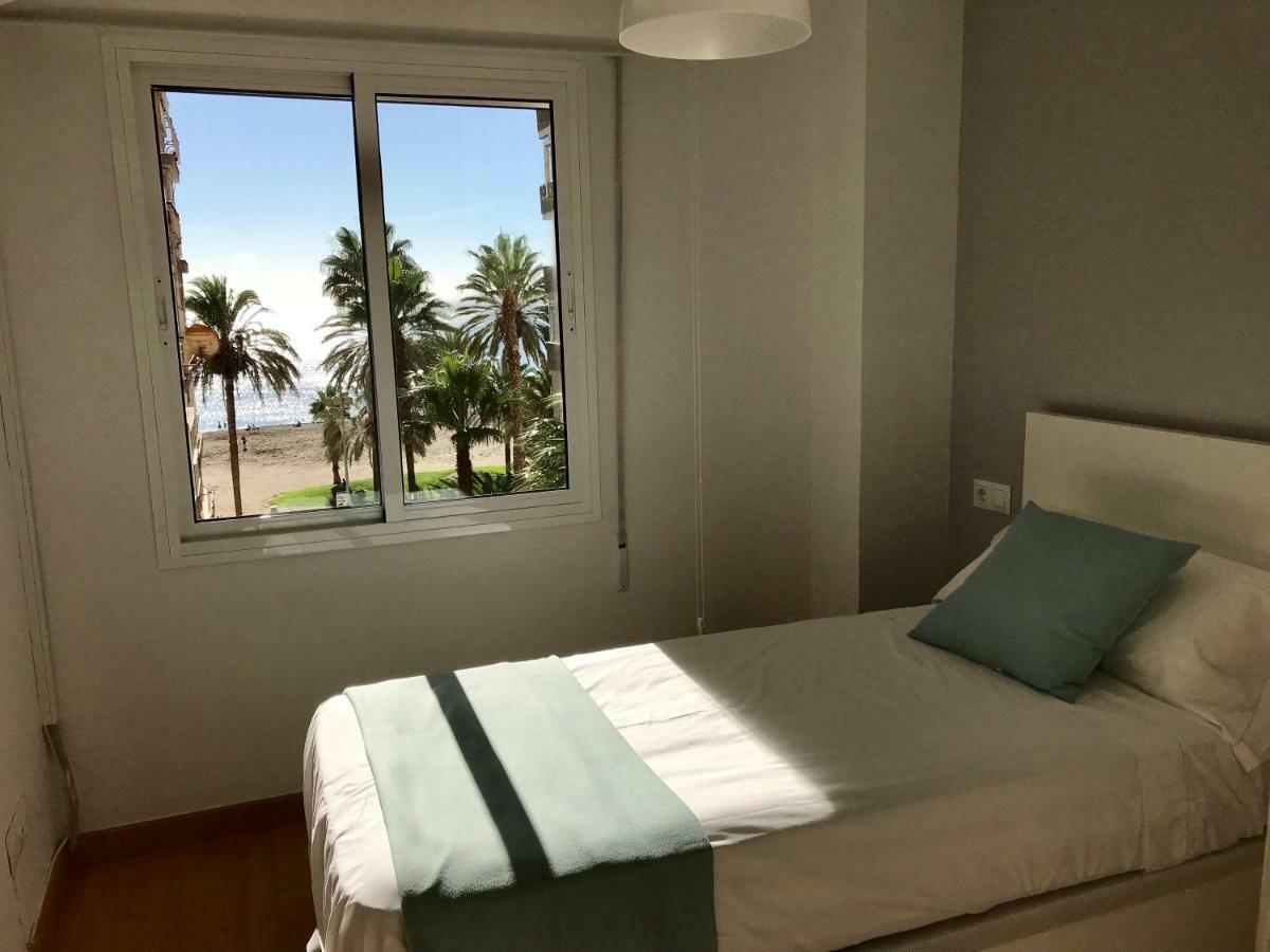 Malagueta Blue Apartment มาลากา ภายนอก รูปภาพ
